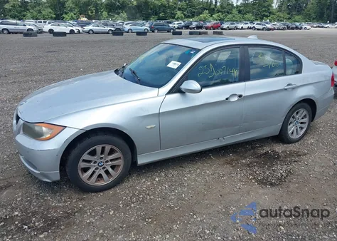 2007 BMW 328I z USA, uszkodzony, nr VIN WBAVA33577KX72857